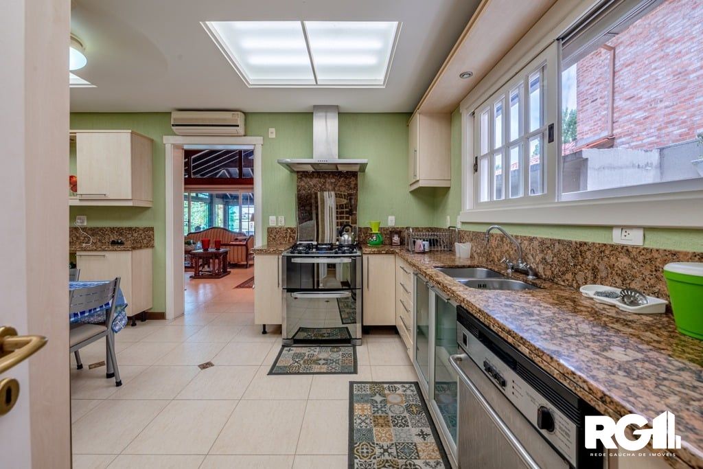 Casa de Condomínio à venda com 4 quartos, 480m² - Foto 4