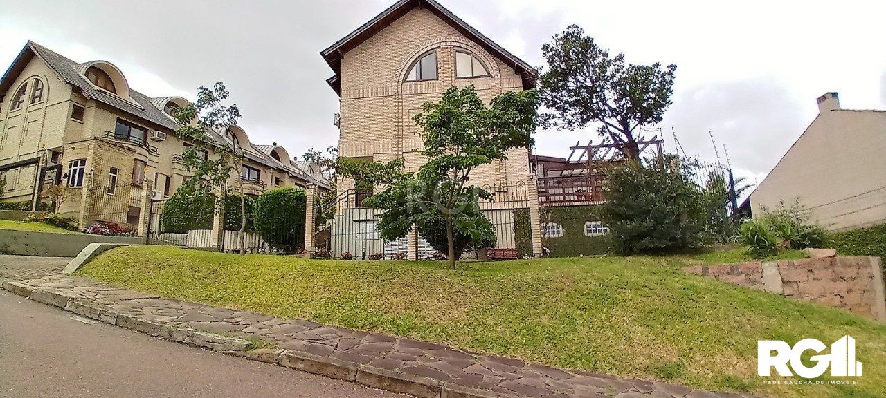 Casa de Condomínio à venda com 3 quartos, 204m² - Foto 3