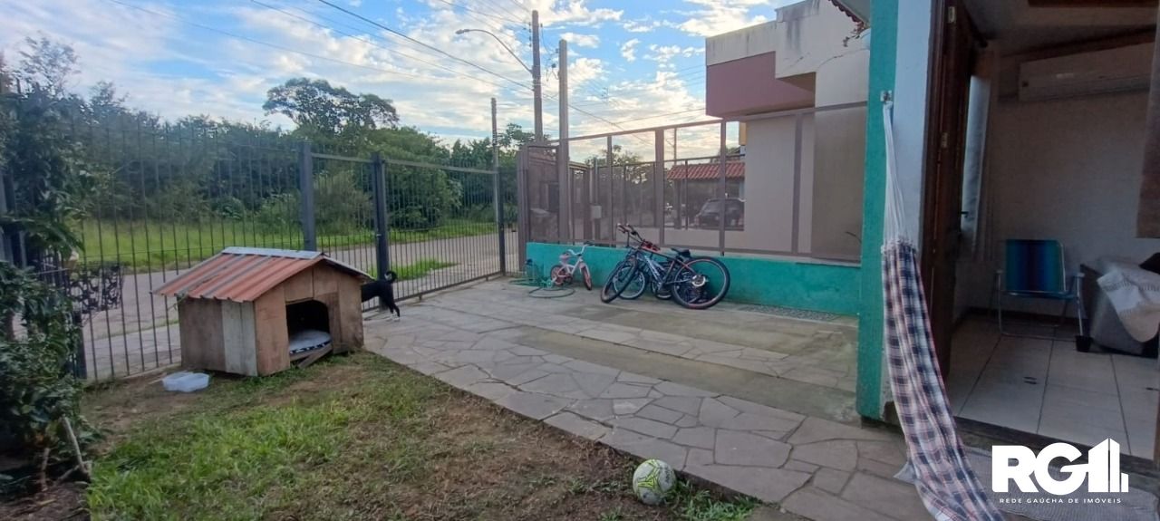Casa à venda com 2 quartos, 62m² - Foto 2