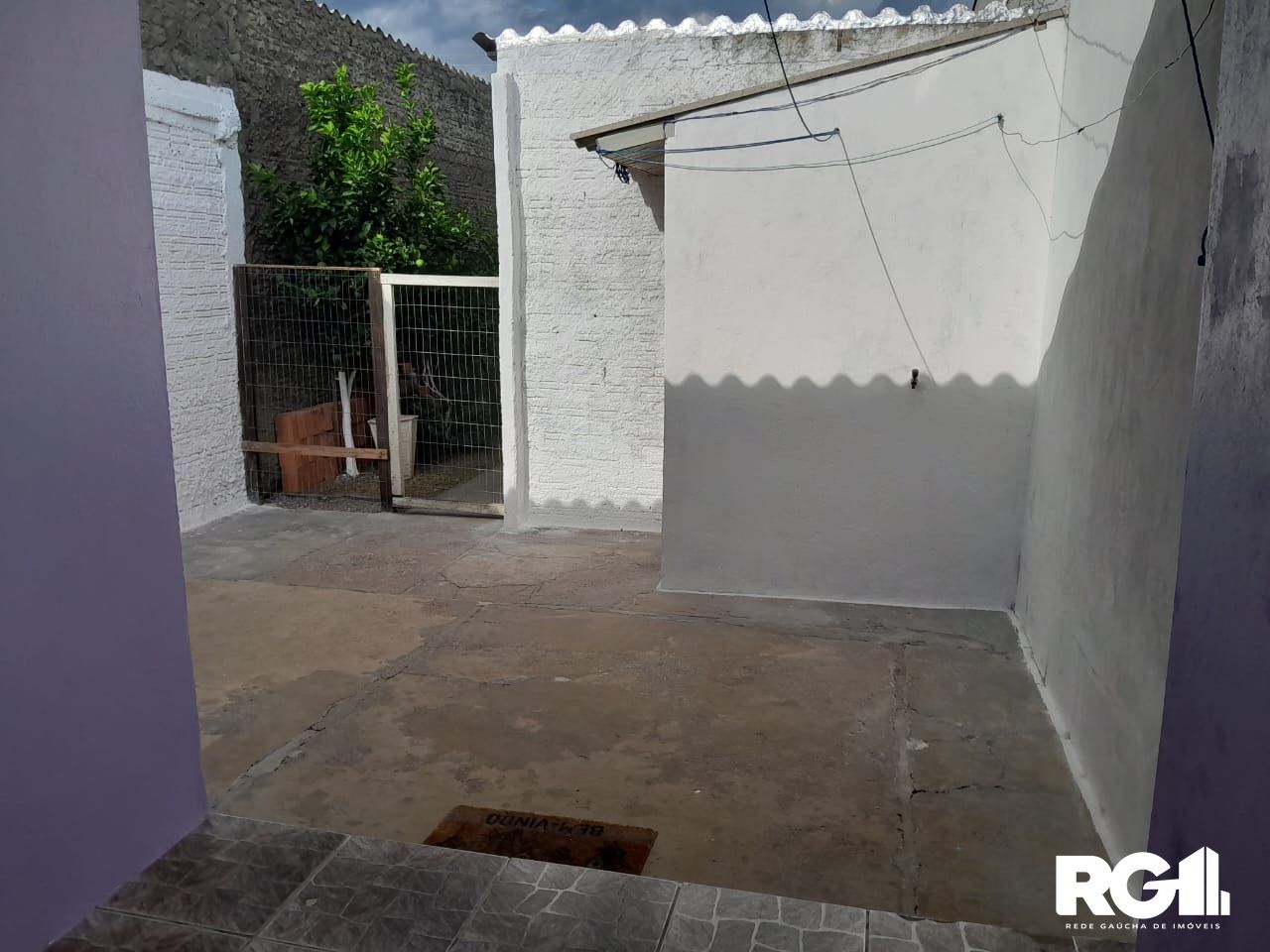 Casa à venda com 2 quartos, 54m² - Foto 4
