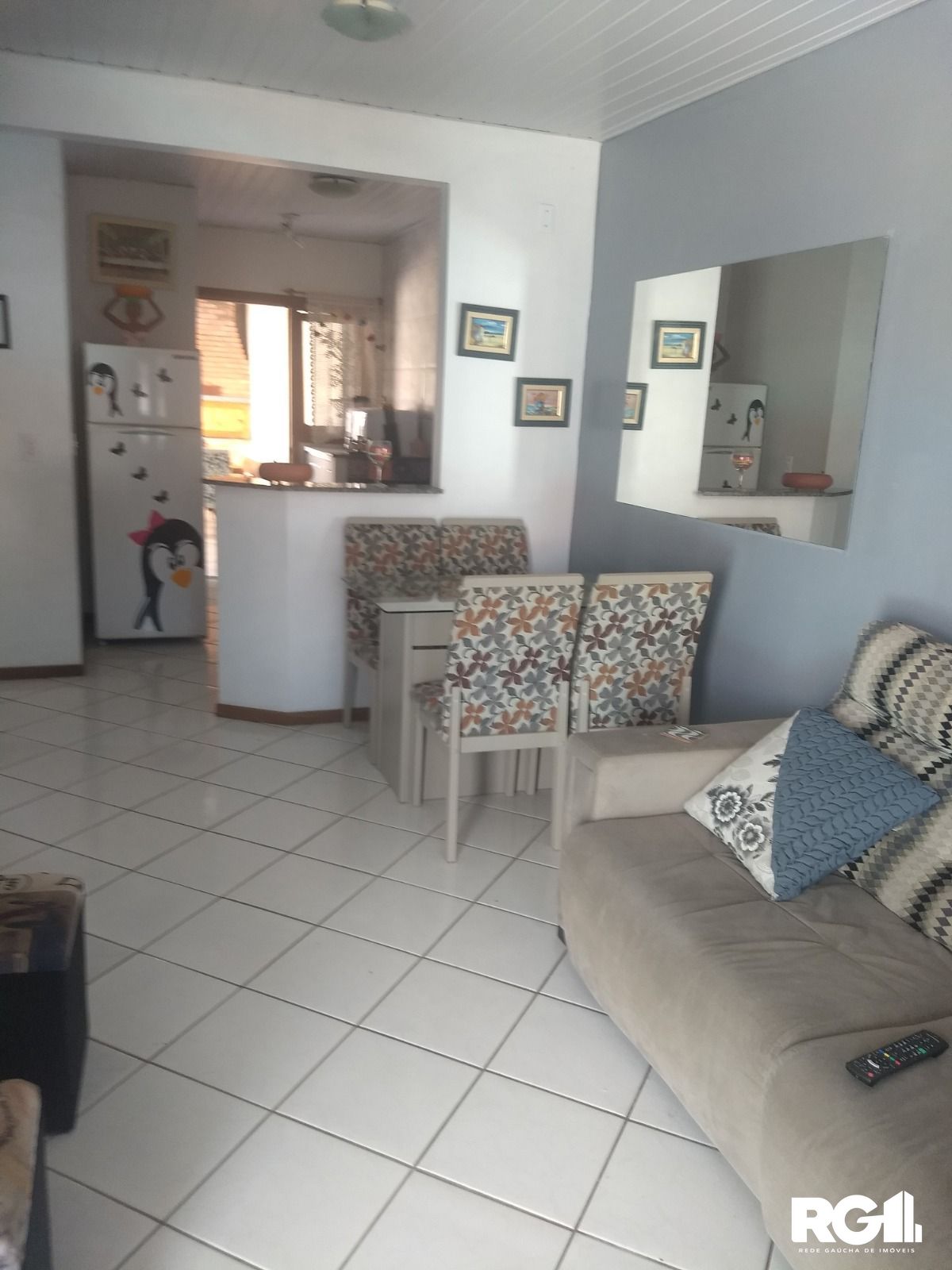 Casa à venda com 2 quartos, 51m² - Foto 3