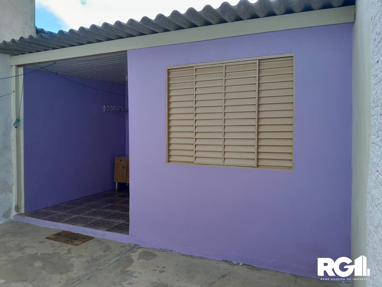 Casa à venda com 2 quartos, 54m² - Foto 1