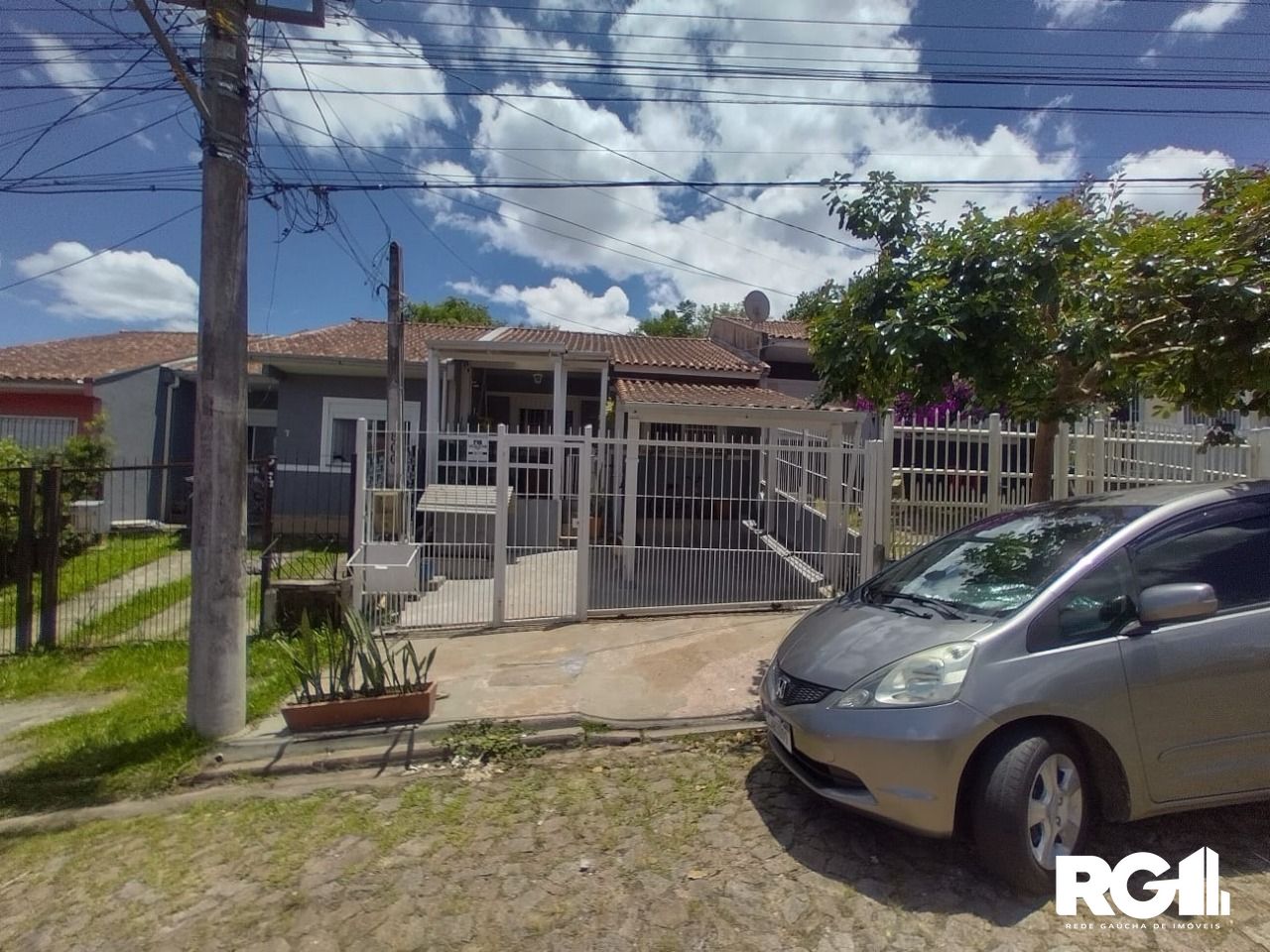 Casa à venda com 2 quartos, 52m² - Foto 1
