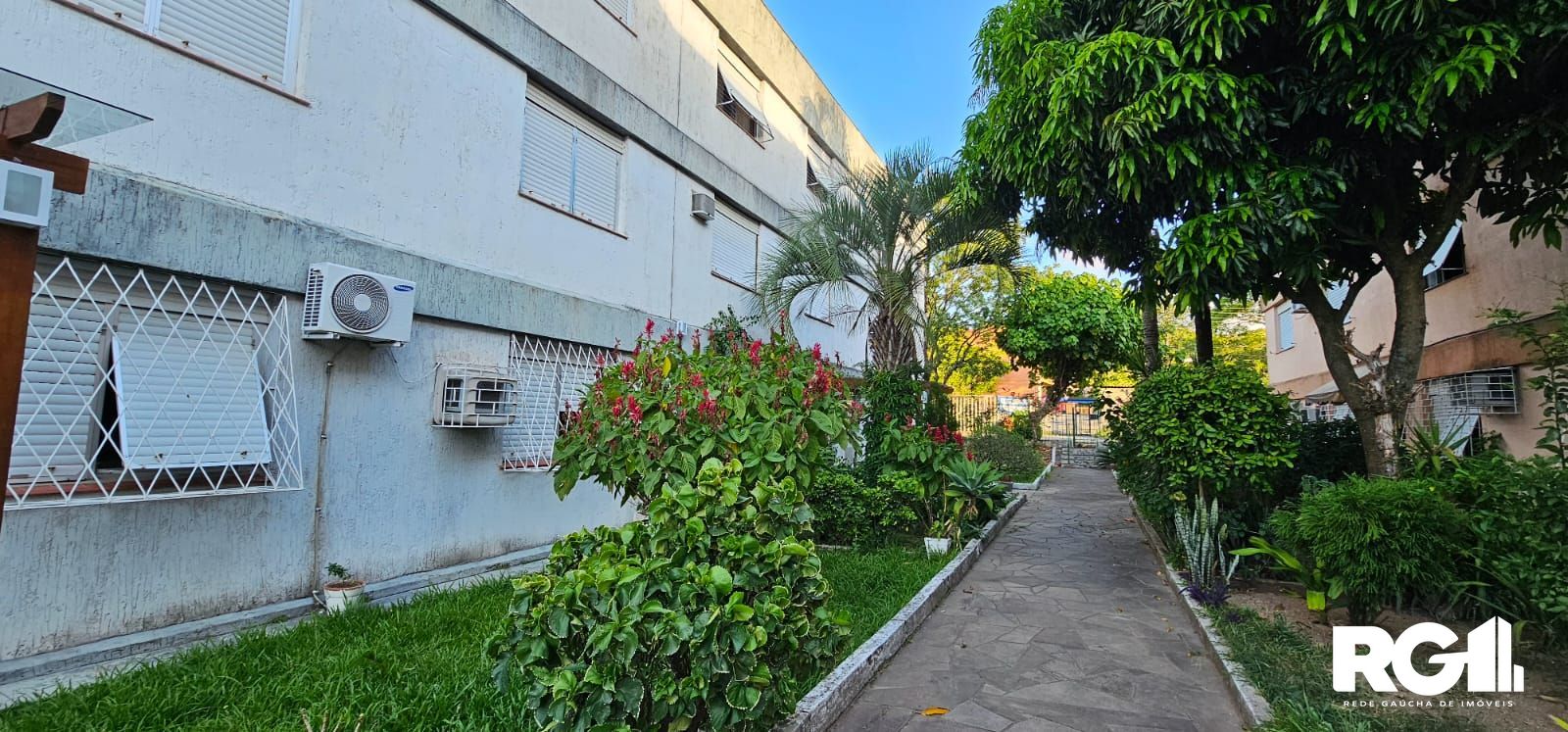 Apartamento à venda com 3 quartos, 81m² - Foto 1