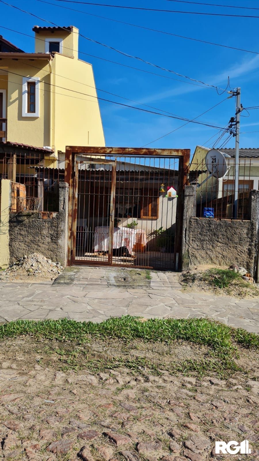 Casa à venda com 2 quartos, 63m² - Foto 2