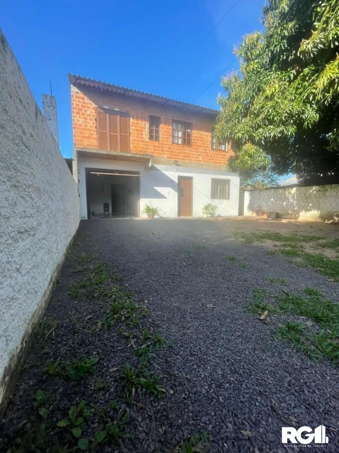 Casa à venda com 2 quartos, 75m² - Foto 1