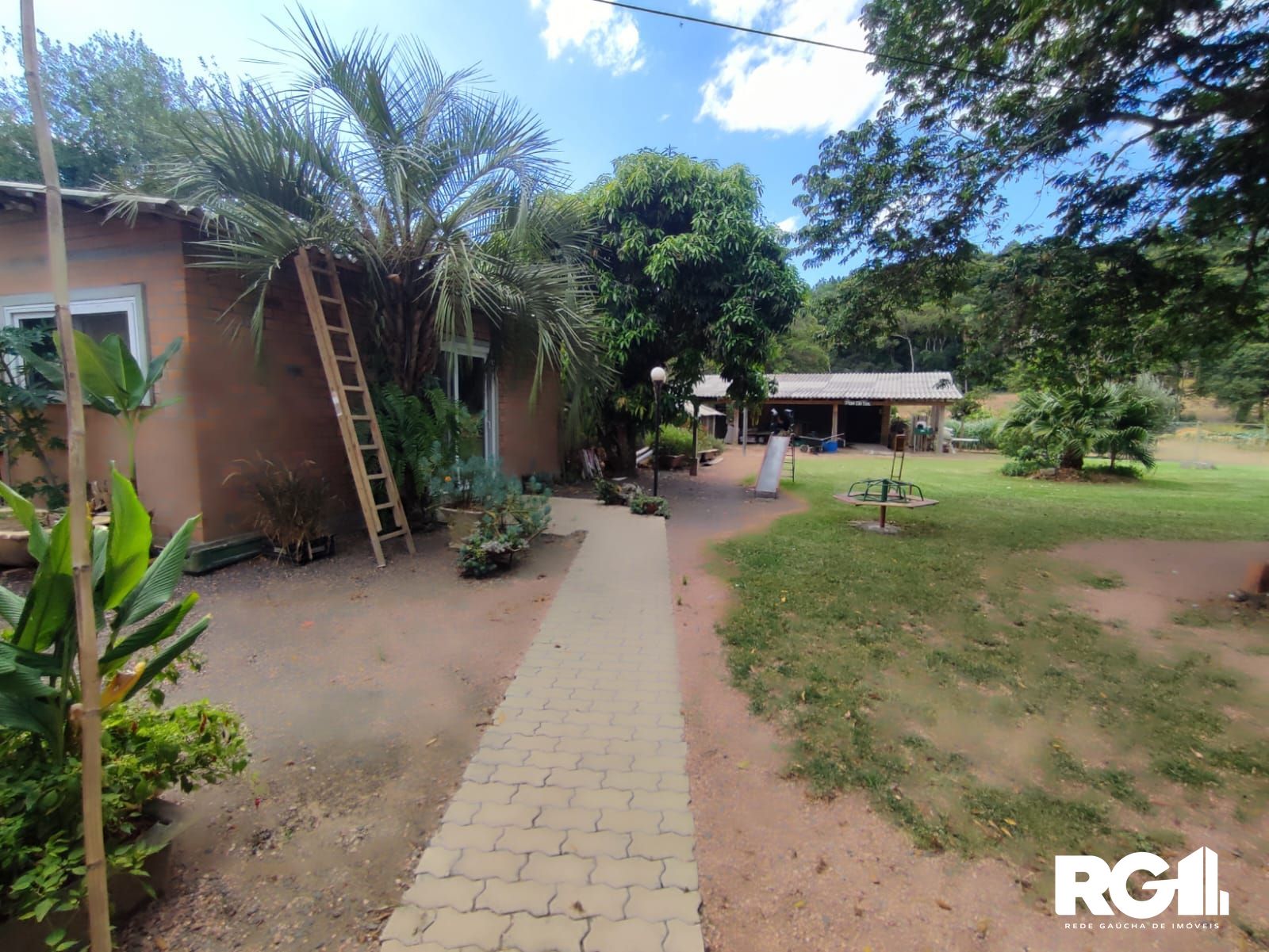 Sítio à venda com 3 quartos, 212m² - Foto 35