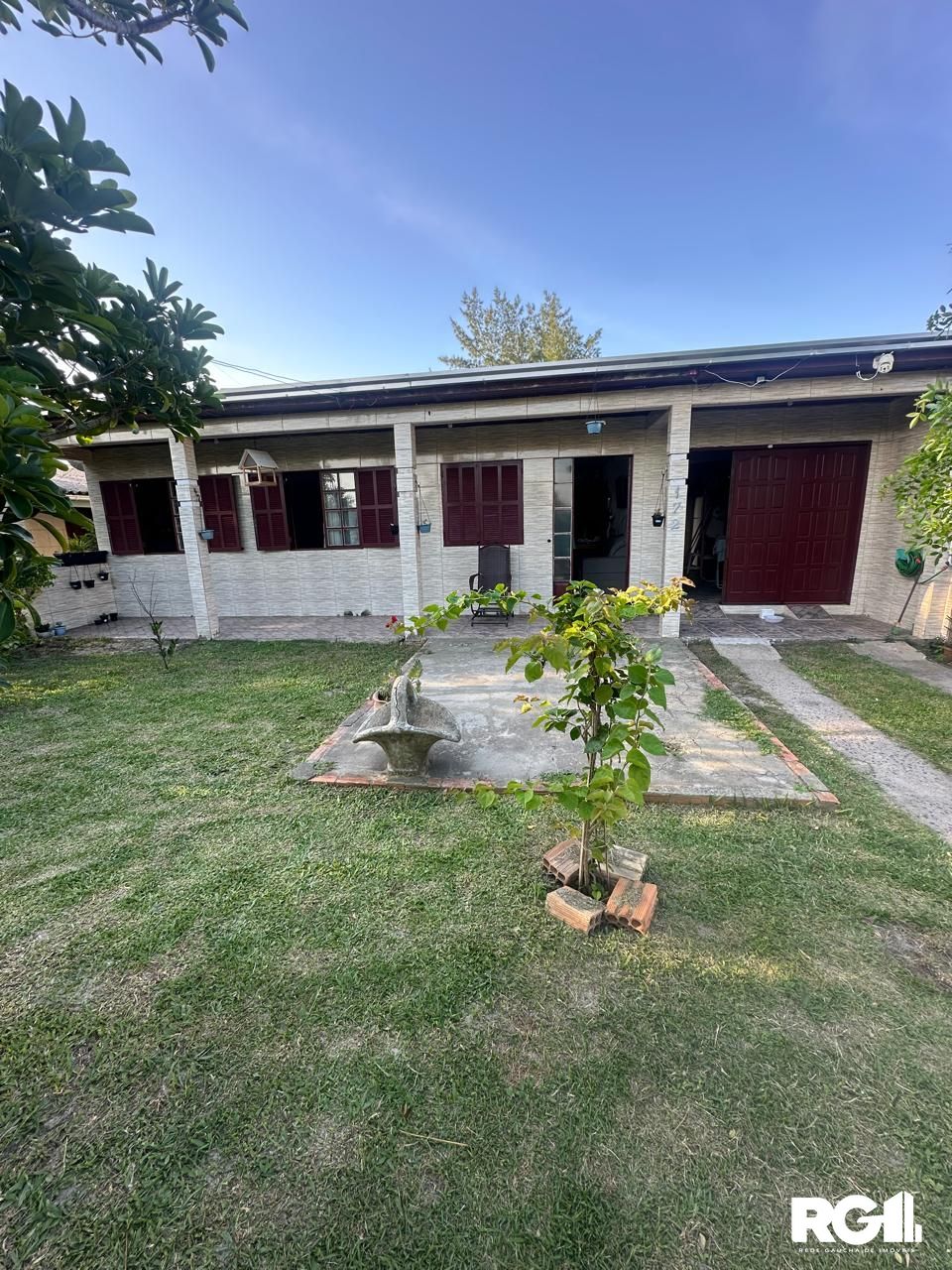 Casa à venda com 3 quartos, 107m² - Foto 1