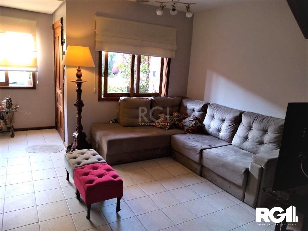 Casa de Condomínio à venda com 3 quartos, 147m² - Foto 2