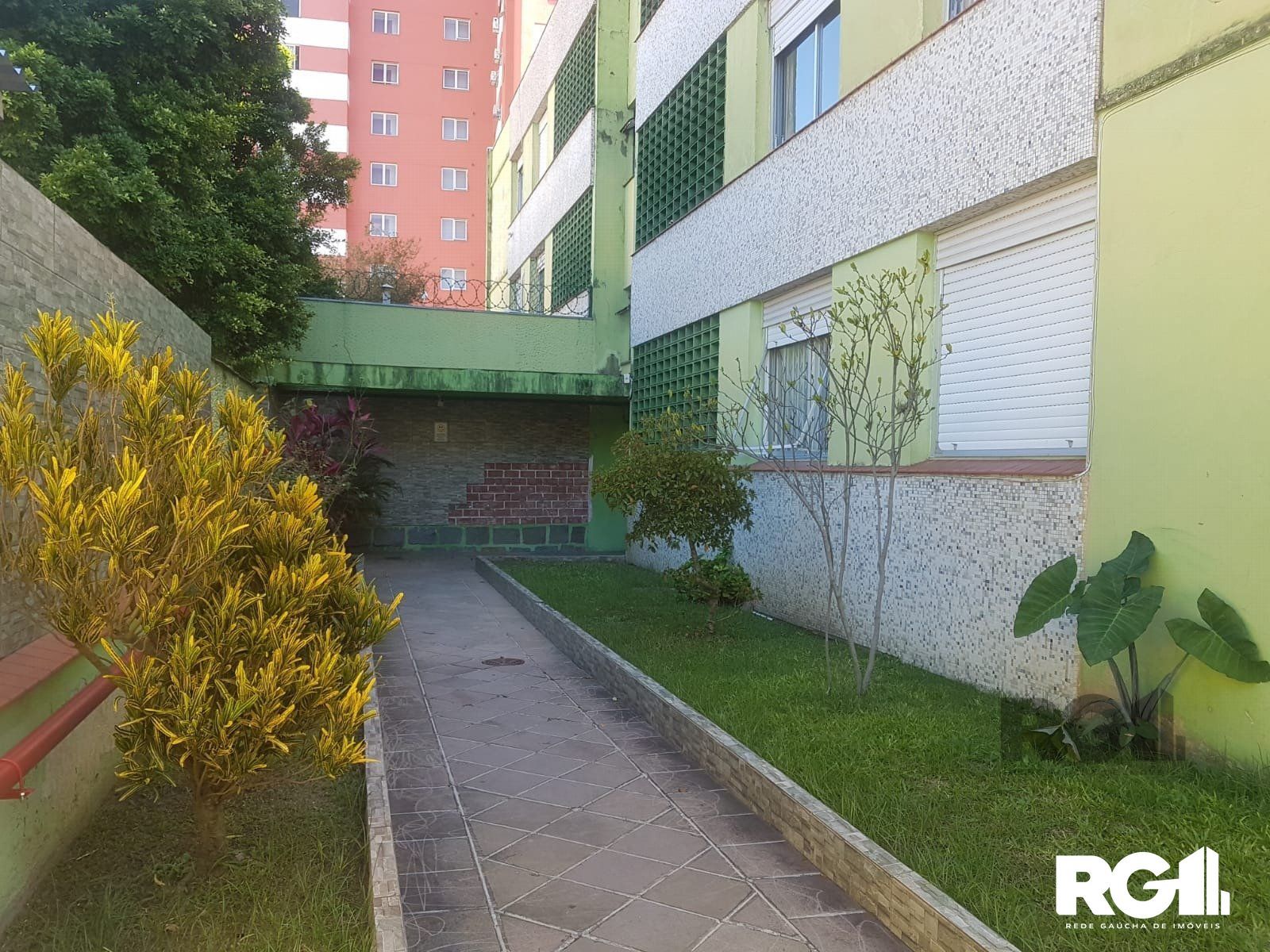 Apartamento à venda com 2 quartos, 67m² - Foto 2