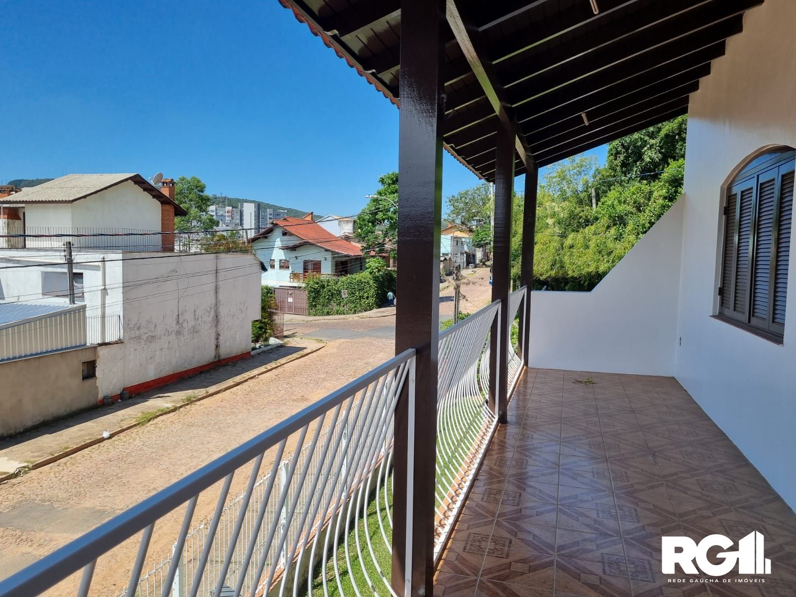 Casa à venda com 5 quartos, 400m² - Foto 1