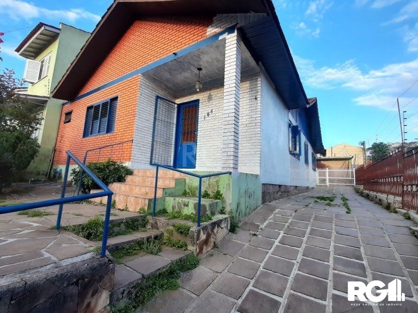 Casa à venda com 4 quartos, 184m² - Foto 1
