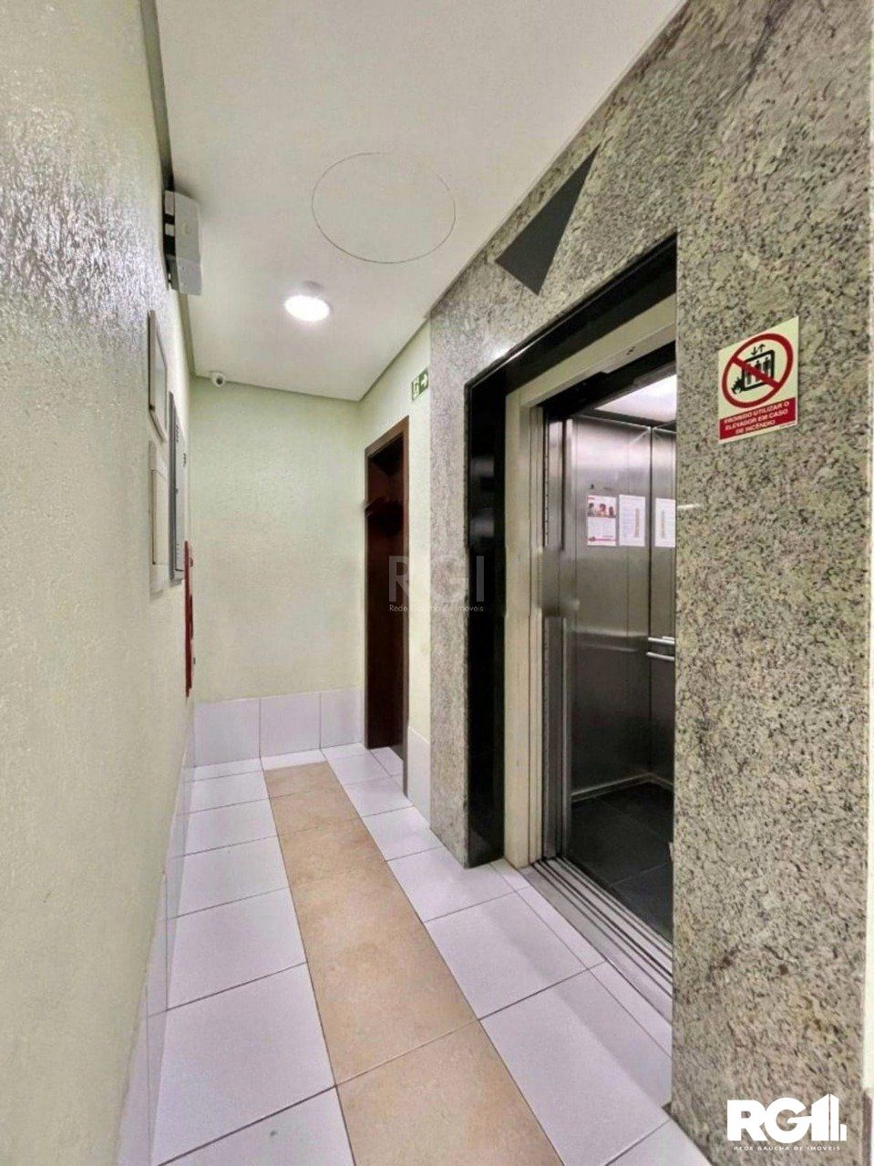 Apartamento à venda com 2 quartos, 87m² - Foto 2