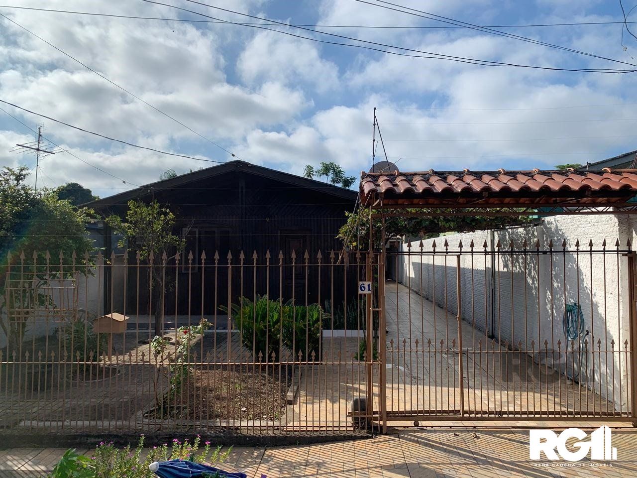 Casa à venda com 2 quartos, 49m² - Foto 1