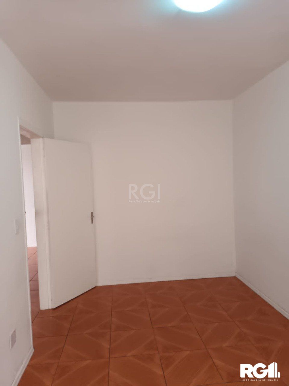 Apartamento à venda com 2 quartos, 70m² - Foto 2