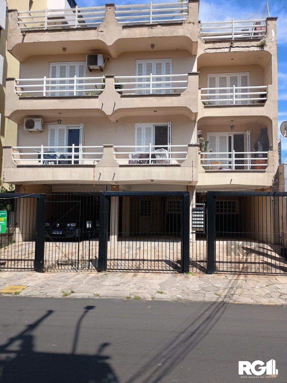 Apartamento à venda com 3 quartos, 137m² - Foto 1