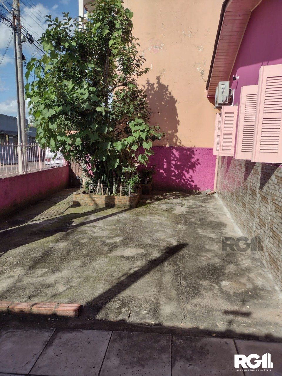 Casa à venda com 3 quartos, 126m² - Foto 2