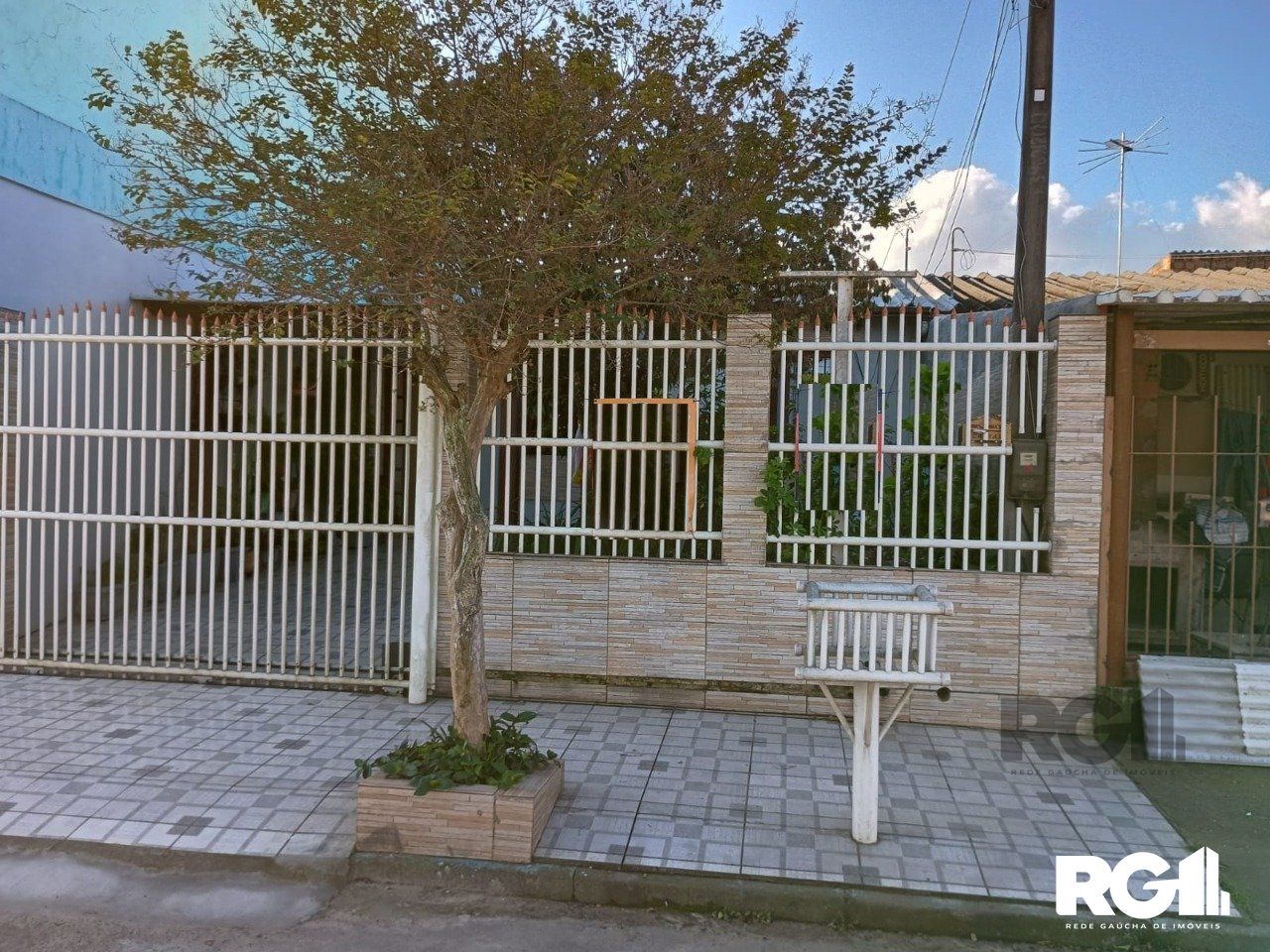 Casa à venda com 2 quartos, 49m² - Foto 1