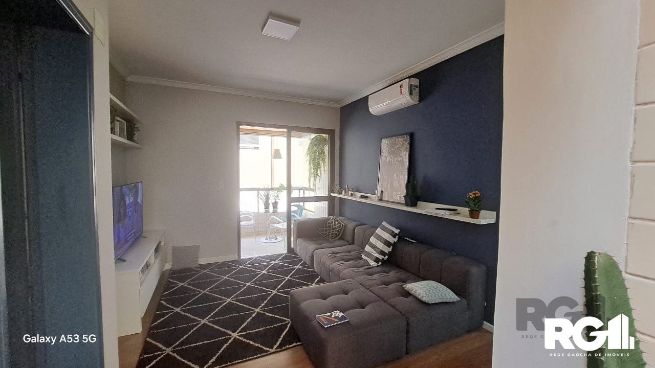 Apartamento à venda com 3 quartos, 101m² - Foto 2