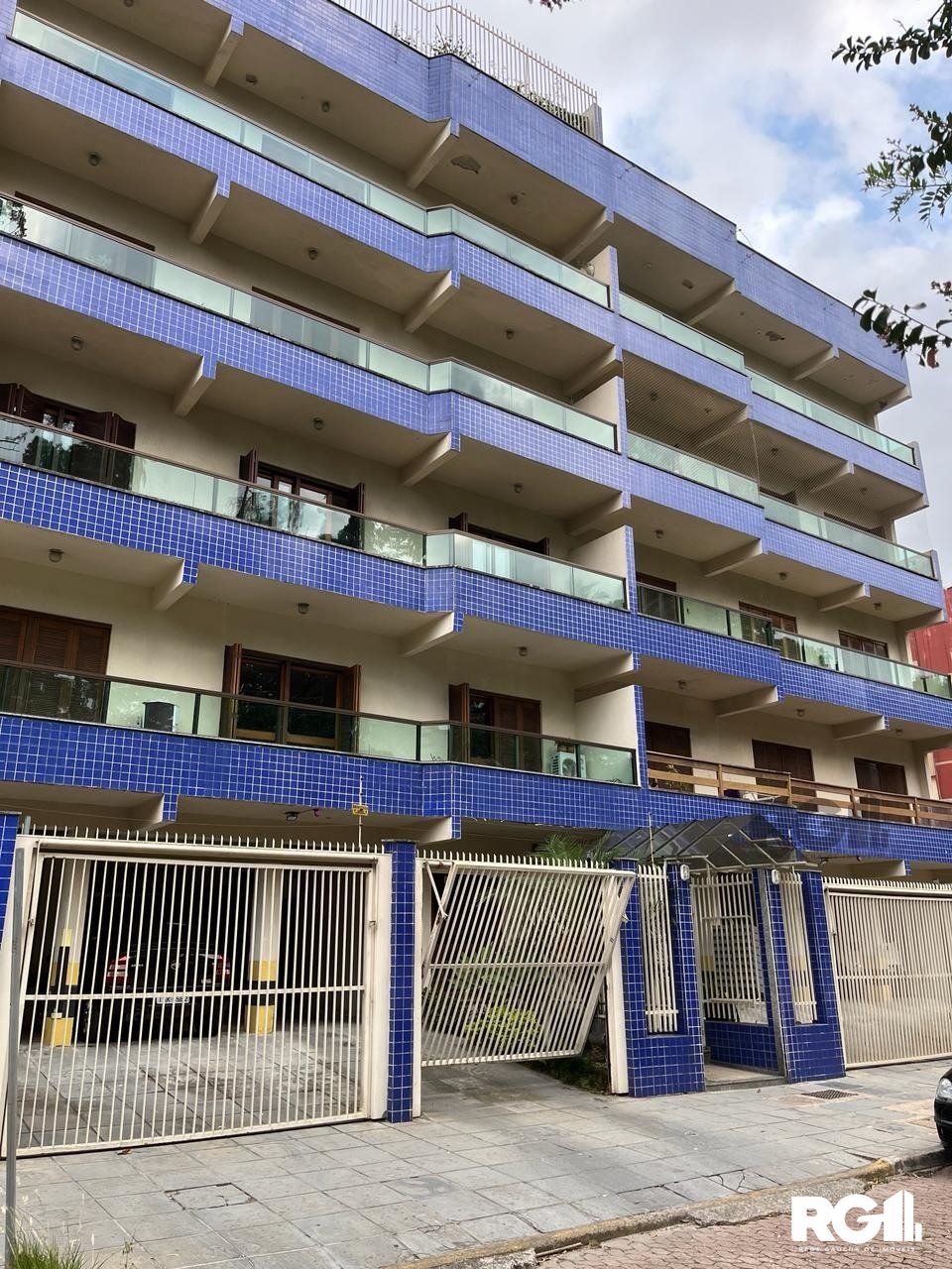 Apartamento à venda com 3 quartos, 130m² - Foto 1