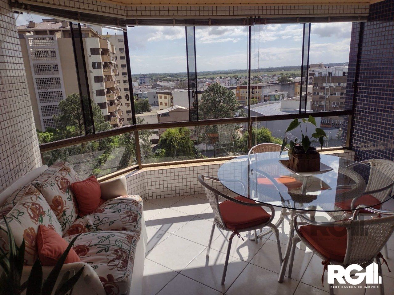 Apartamento à venda com 3 quartos, 190m² - Foto 2