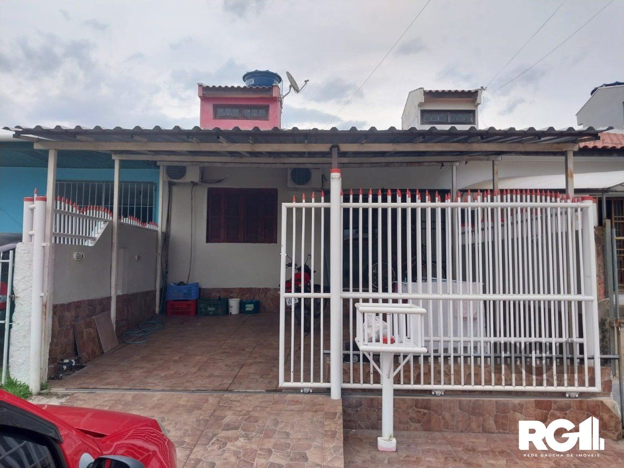 Casa à venda com 2 quartos, 70m² - Foto 1