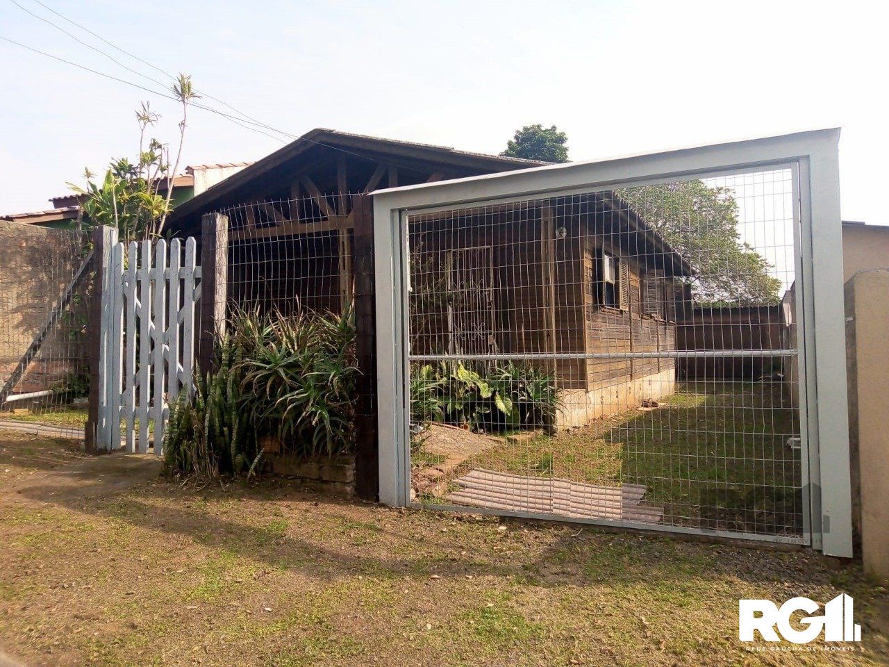 Casa à venda com 2 quartos, 67m² - Foto 1