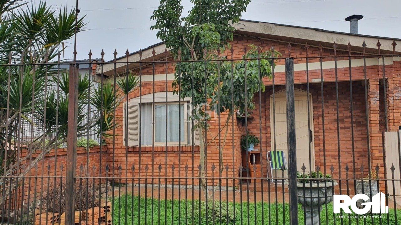 Casa à venda com 2 quartos, 58m² - Foto 1
