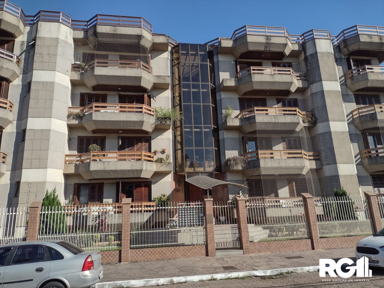 Apartamento à venda com 3 quartos, 140m² - Foto 1