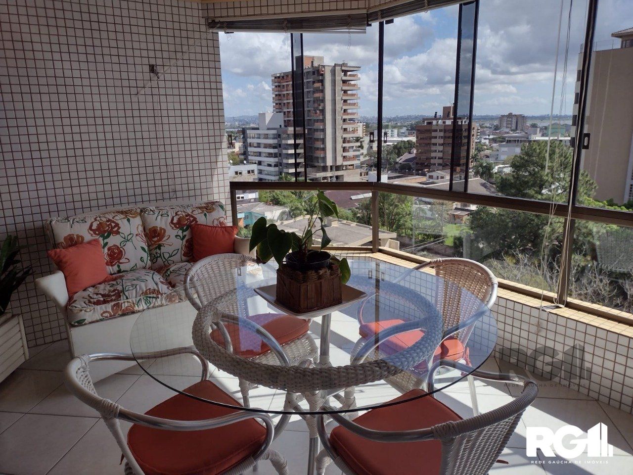 Apartamento à venda com 3 quartos, 190m² - Foto 3
