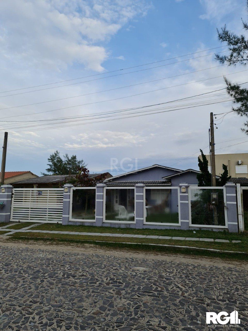 Casa à venda com 3 quartos, 130m² - Foto 2