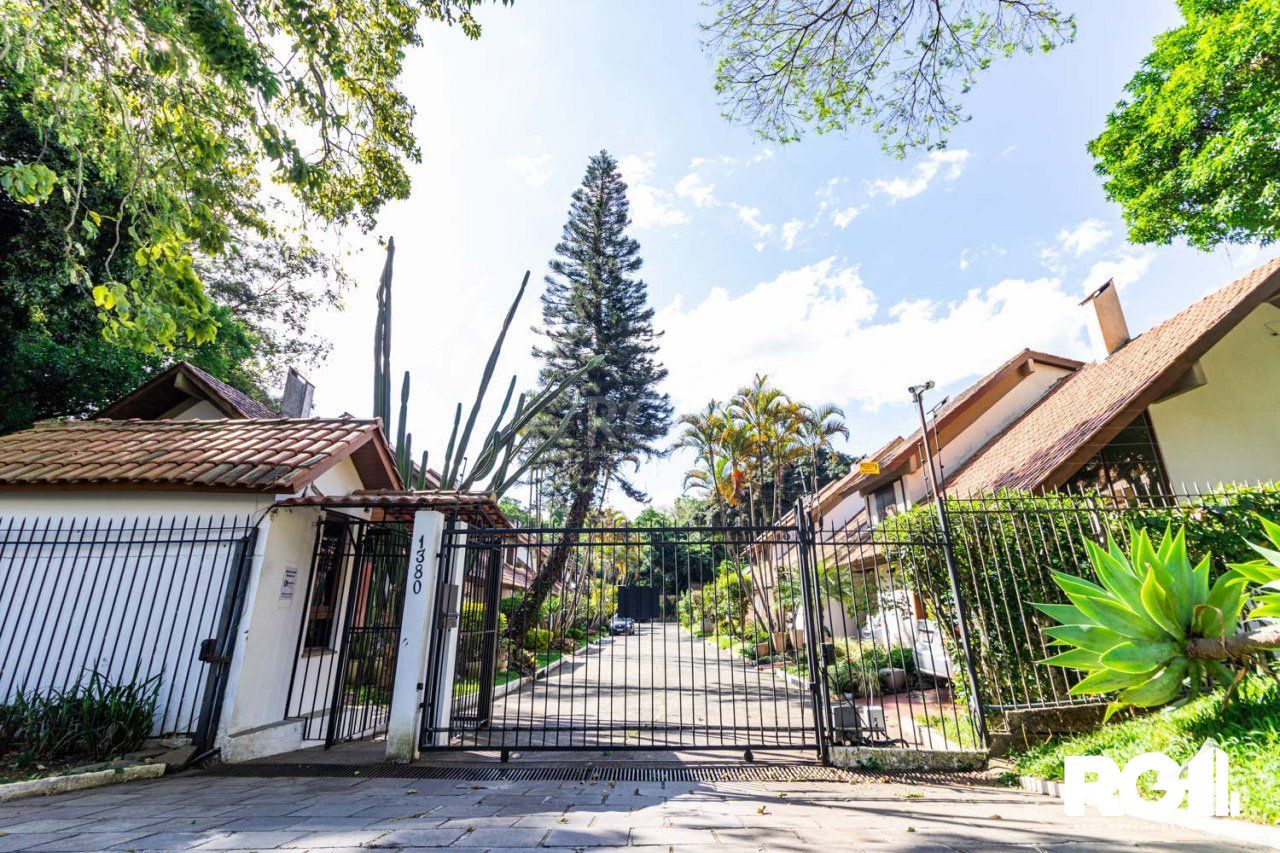 Casa de Condomínio à venda com 4 quartos, 231m² - Foto 52