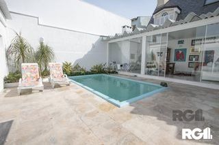 Casa à venda com 3 quartos, 184m² - Foto 1