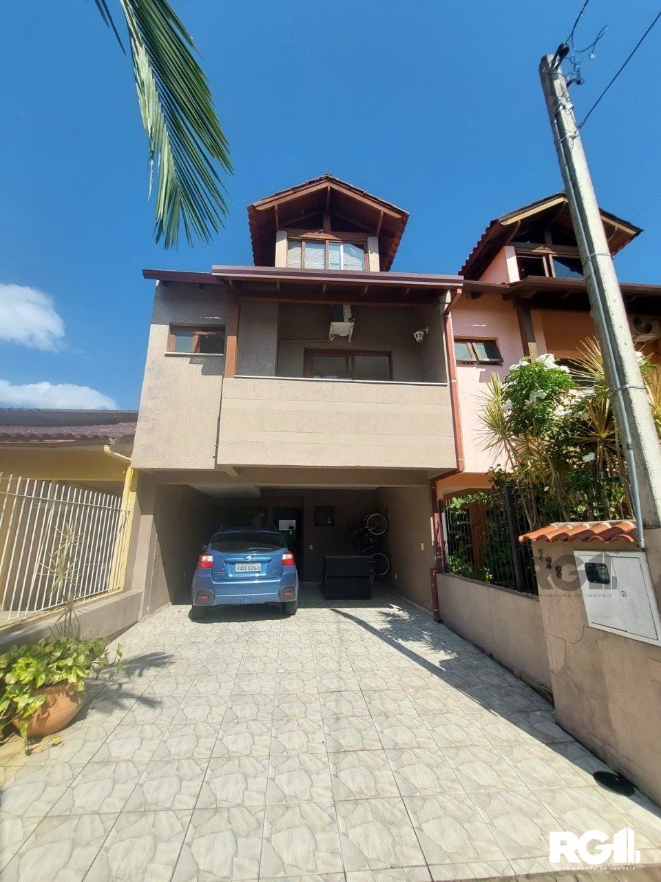 Casa à venda com 3 quartos, 191m² - Foto 1