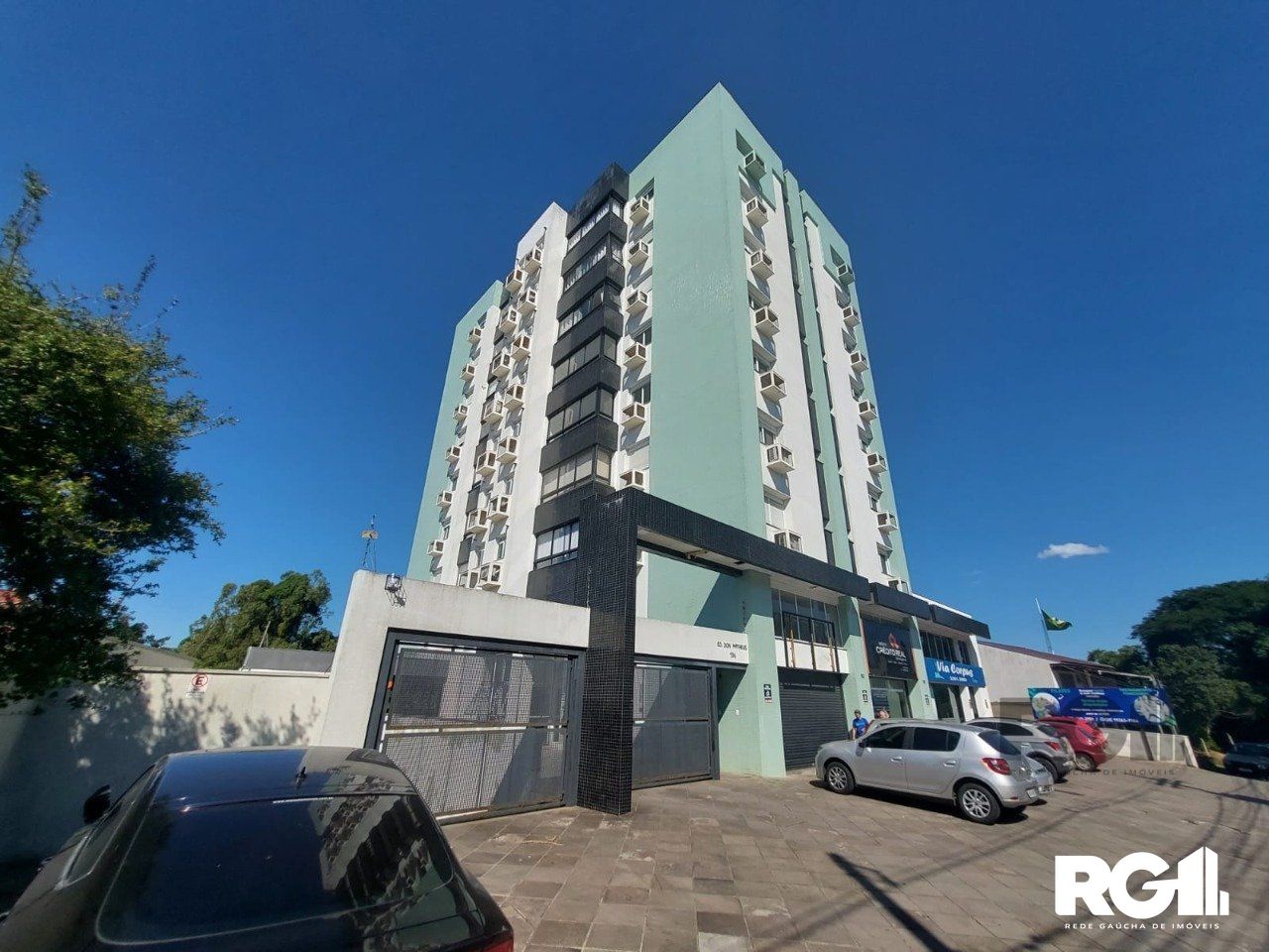 Apartamento à venda com 2 quartos, 67m² - Foto 2