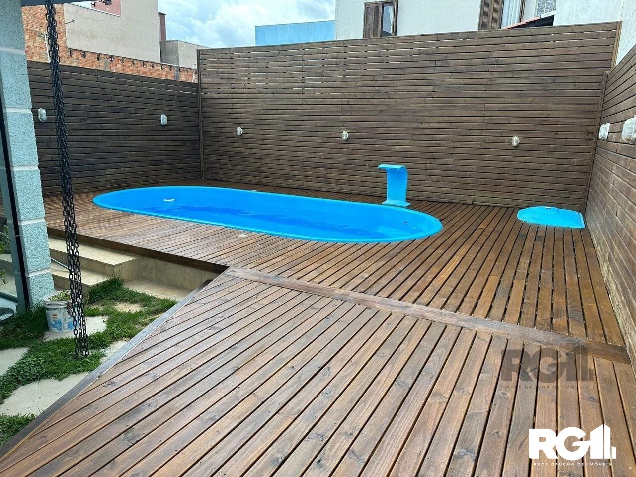 Casa à venda com 3 quartos, 206m² - Foto 2