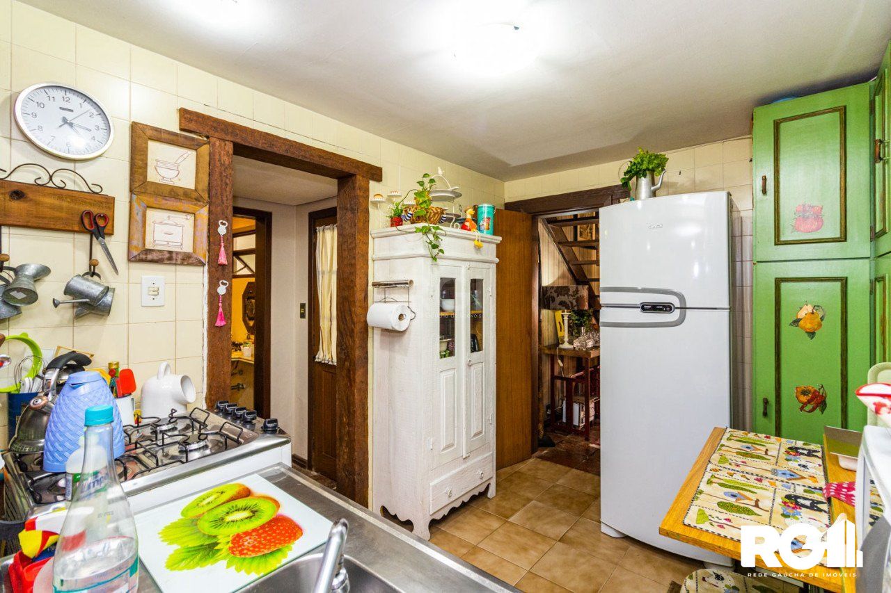 Casa de Condomínio à venda com 4 quartos, 231m² - Foto 31