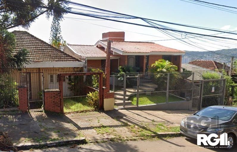 Casa à venda com 4 quartos, 211m² - Foto 2