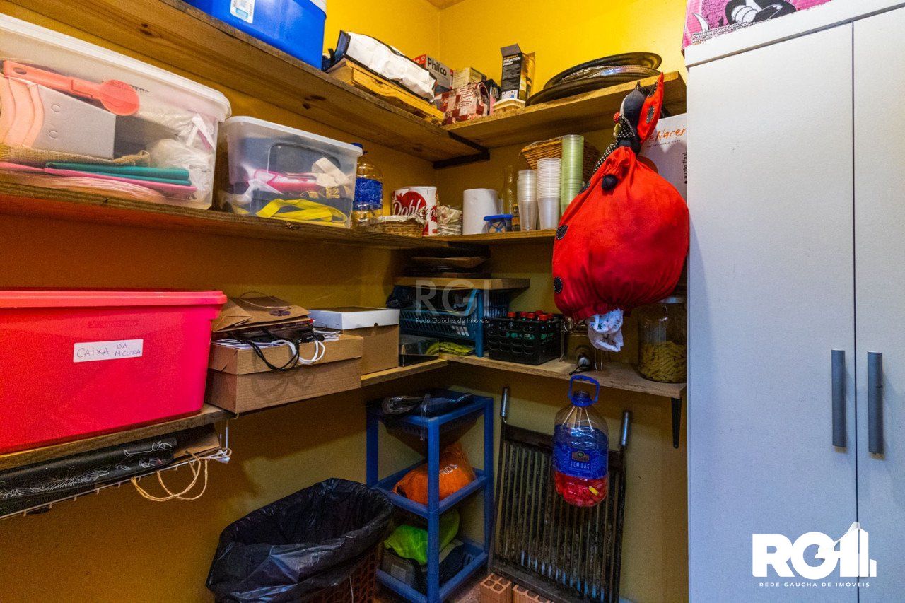 Casa de Condomínio à venda com 4 quartos, 231m² - Foto 27
