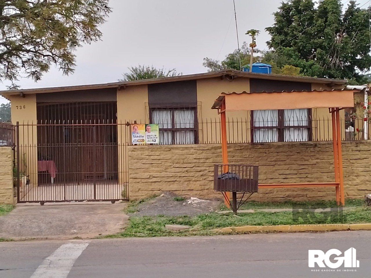 Casa à venda com 3 quartos, 120m² - Foto 1
