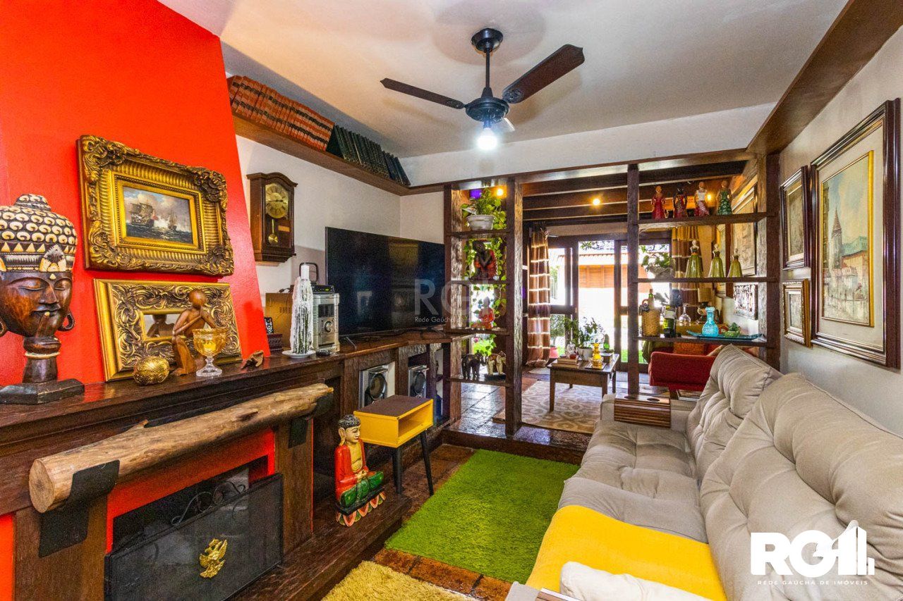 Casa de Condomínio à venda com 4 quartos, 231m² - Foto 3