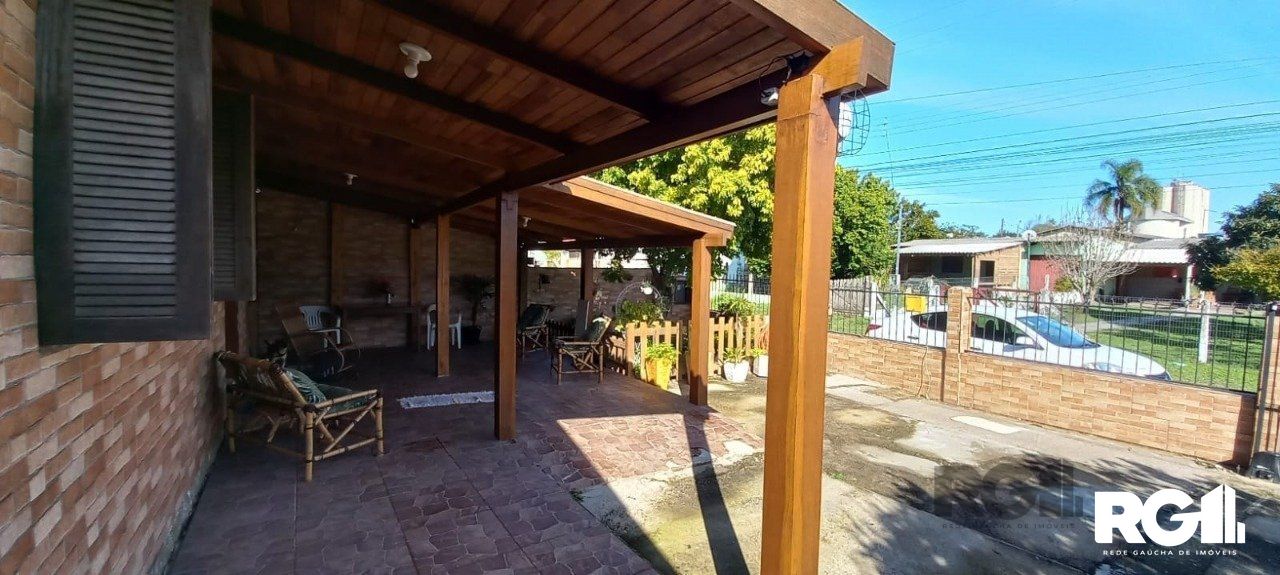 Casa à venda com 3 quartos, 120m² - Foto 1