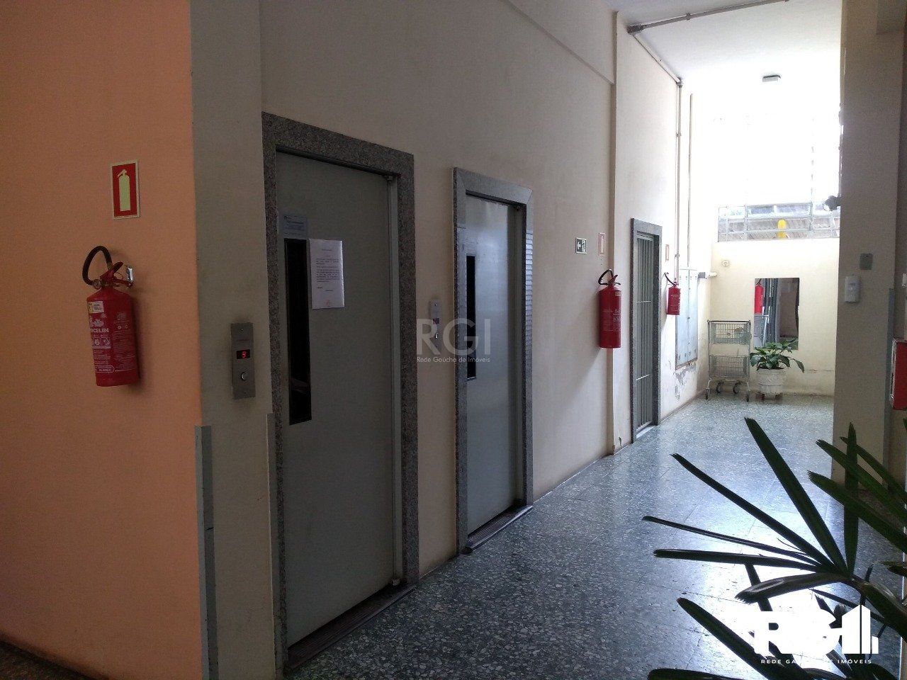 Apartamento à venda com 1 quarto, 29m² - Foto 3