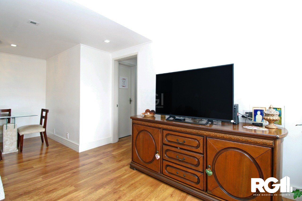 Apartamento à venda com 2 quartos, 77m² - Foto 4