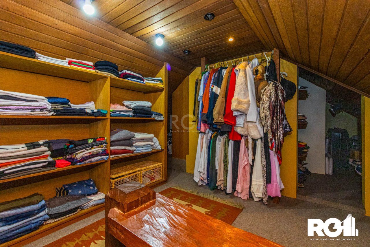 Casa de Condomínio à venda com 4 quartos, 231m² - Foto 28
