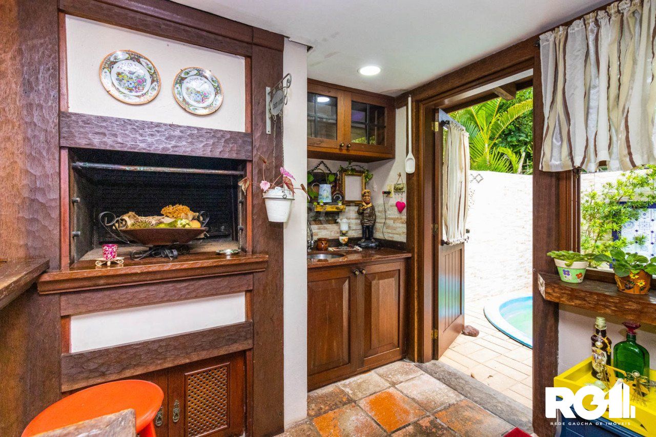 Casa de Condomínio à venda com 4 quartos, 231m² - Foto 5