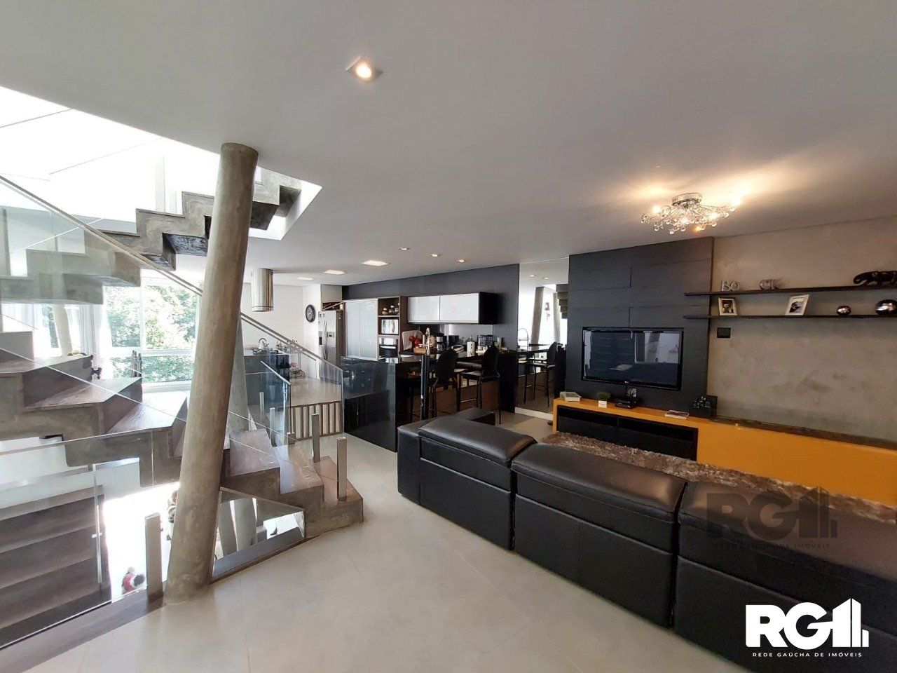 Casa de Condomínio à venda com 3 quartos, 296m² - Foto 1