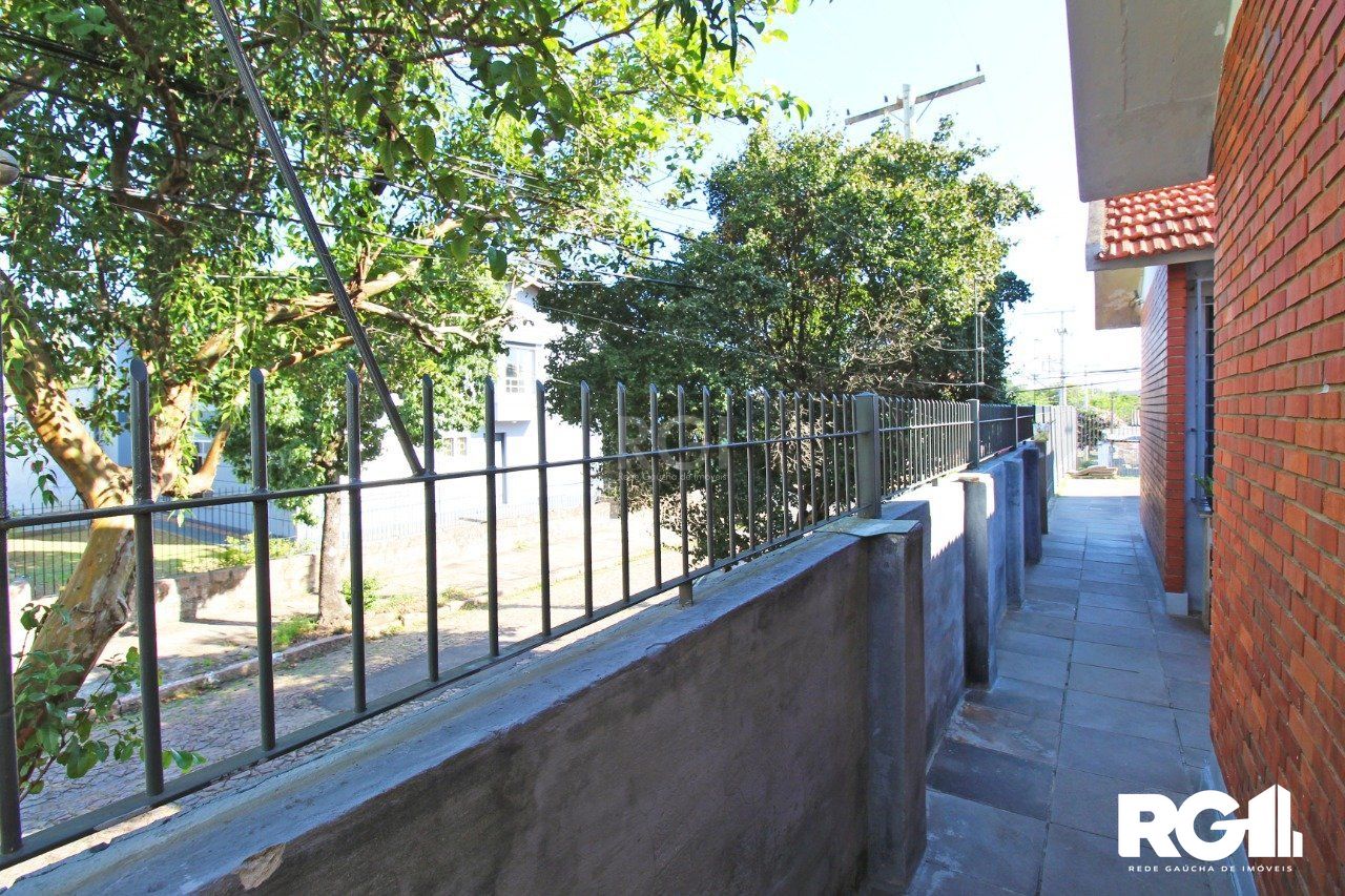 Casa à venda com 5 quartos, 74m² - Foto 37
