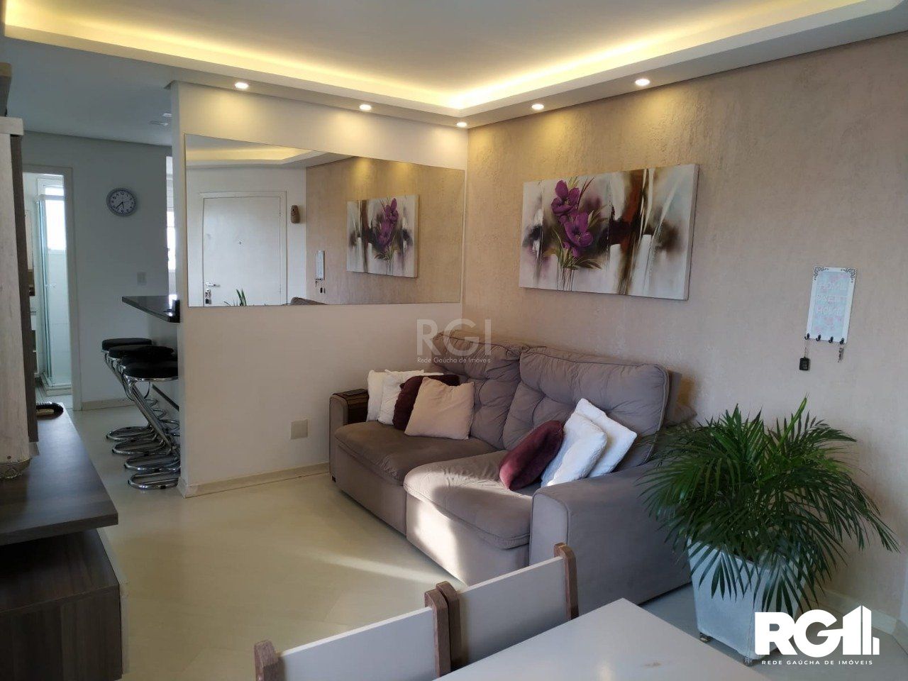 Apartamento à venda com 2 quartos, 61m² - Foto 1