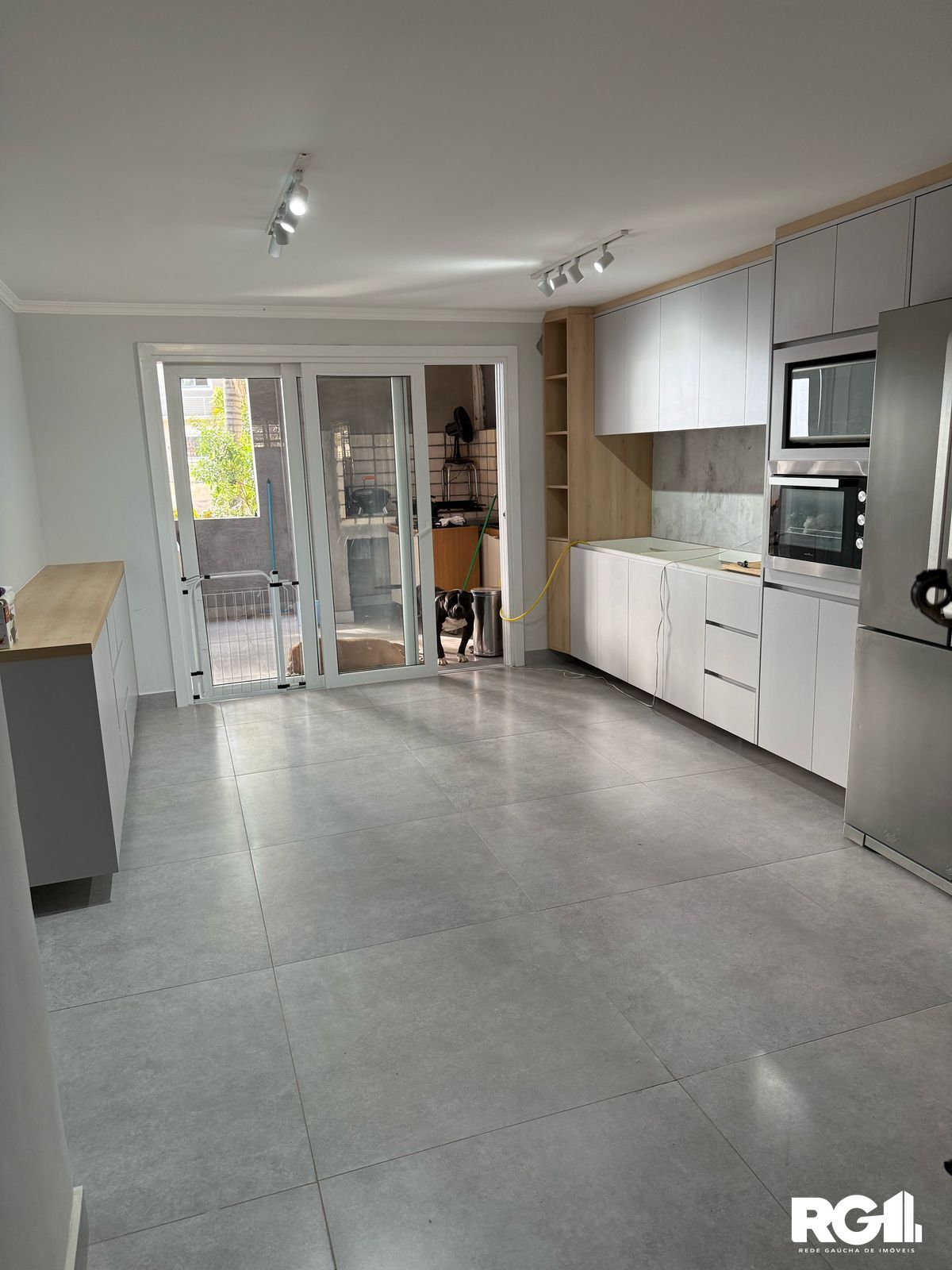 Casa à venda com 3 quartos, 280m² - Foto 2